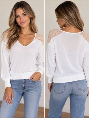 Central Park West New York Women's Ivory Lightweight Top Size Small NWT
